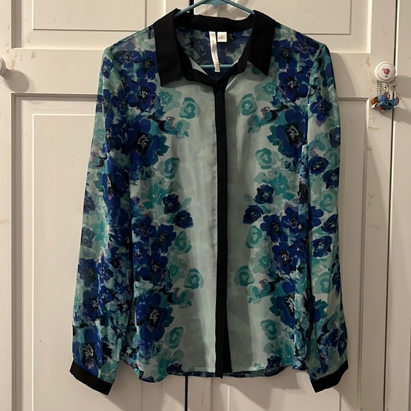 LC Lauren Conrad Tops - LC Lauren Conrad floral blouse